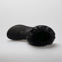 OOFOS Oomg Boot Women's Black/Black 10 OOFOS Oomg Boot Women's Black/Black -Cheap On Running || Hoka || BROOKS Store 630956 2