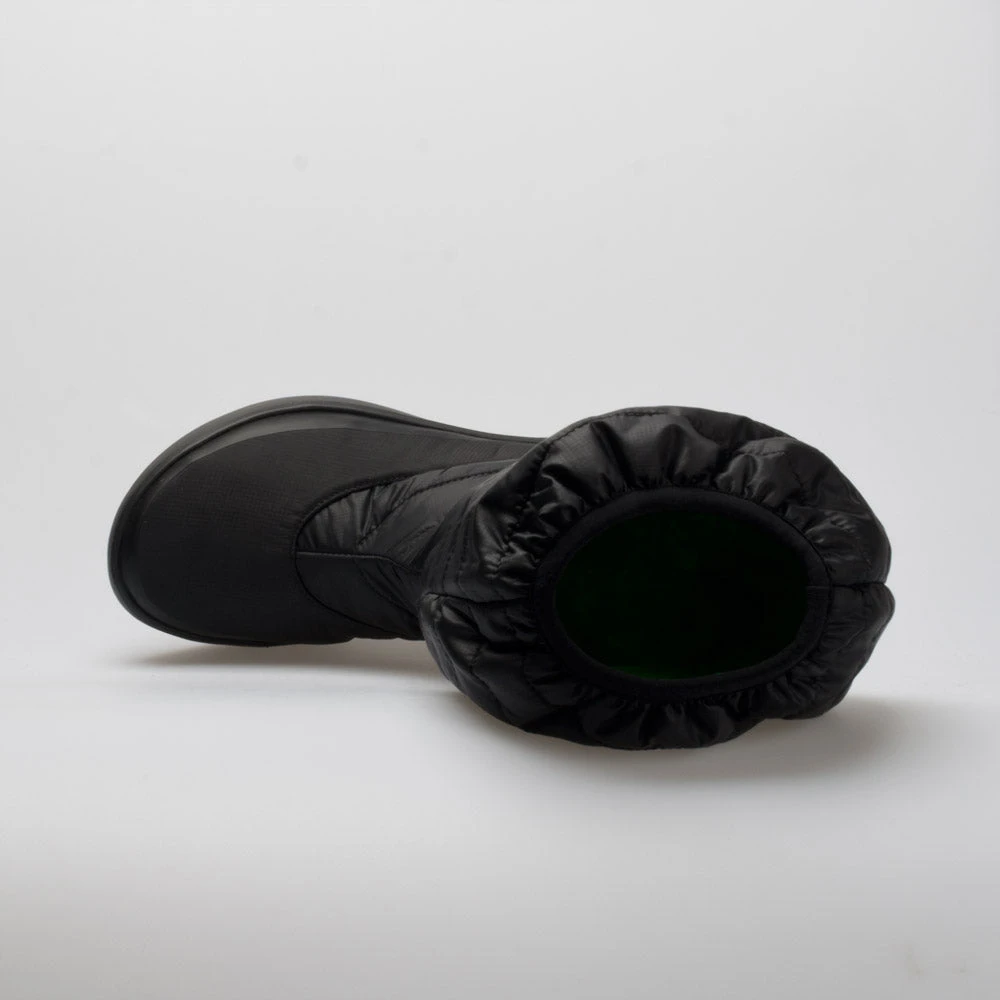 OOFOS Oomg Boot Women's Black/Black 5 OOFOS Oomg Boot Women's Black/Black - Image 3